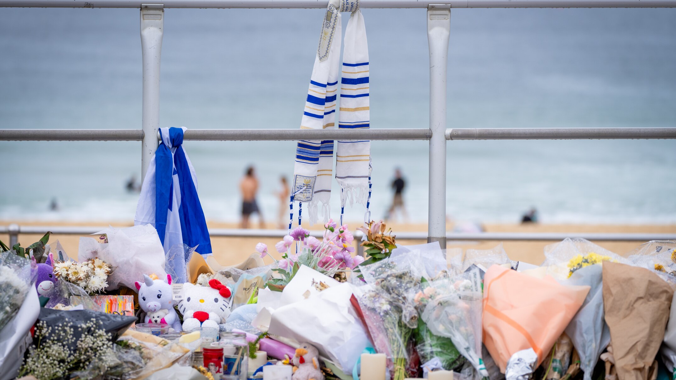 Former royal commissioner casts doubt on antisemitism, Bondi Beach ...