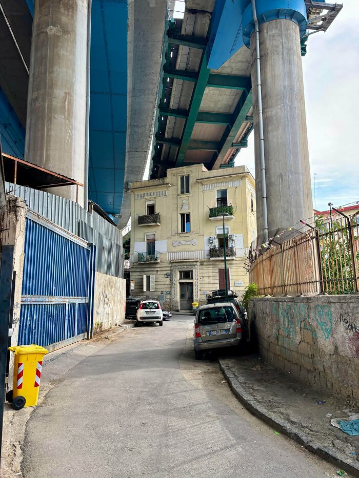 Something Very Dystopian About This: 82 Pictures Of ‘Urban Hell’