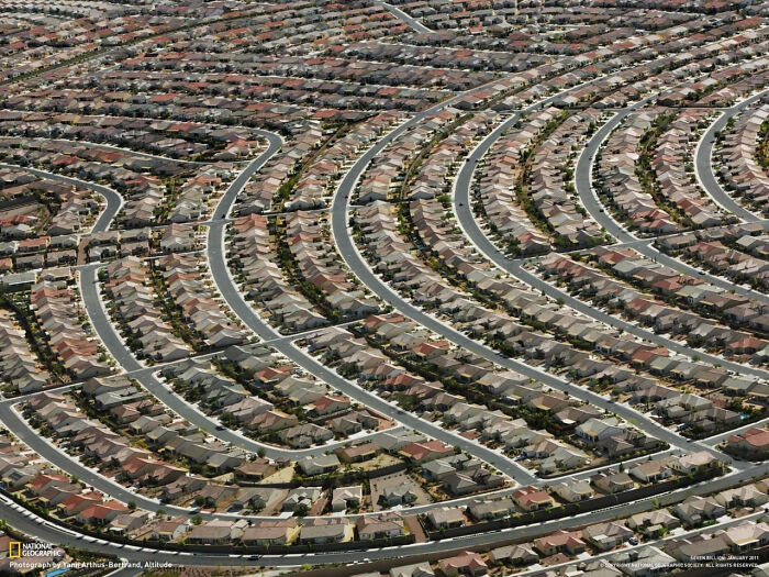 Something Very Dystopian About This: 82 Pictures Of ‘Urban Hell’