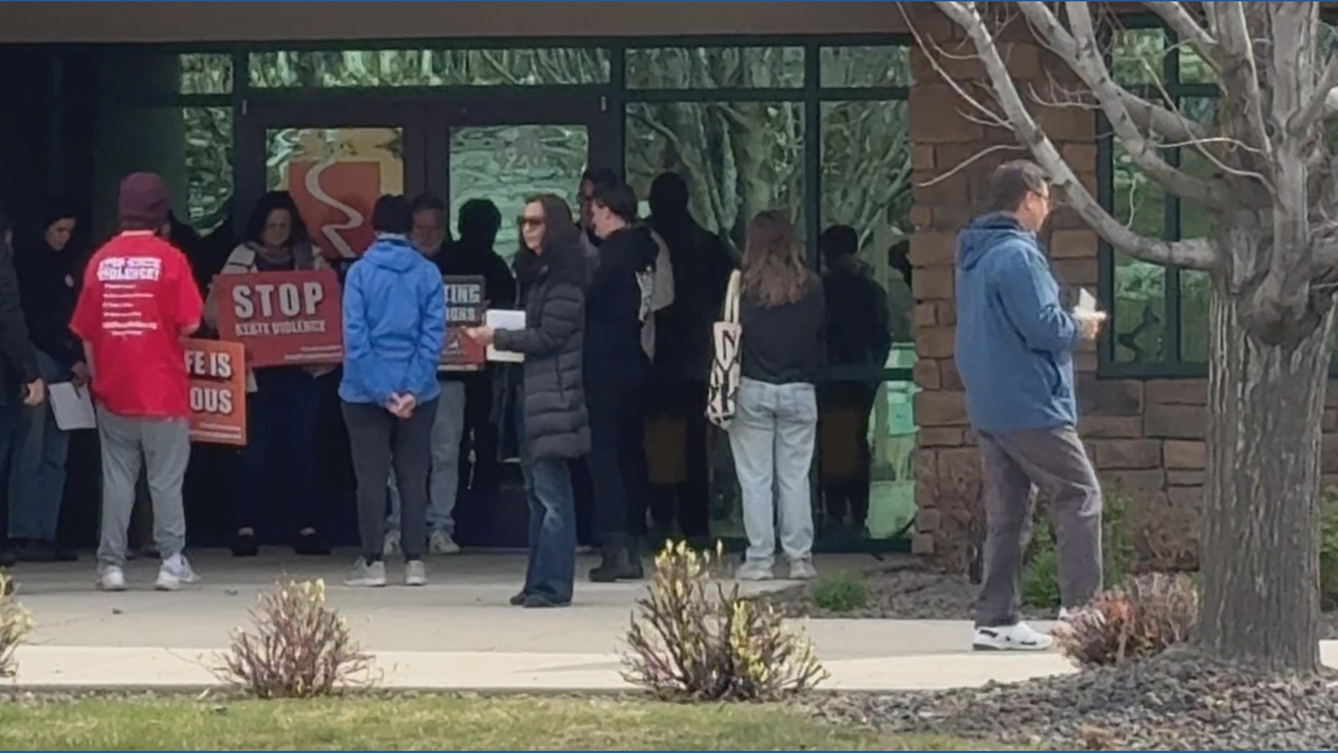 Execution chamber protest