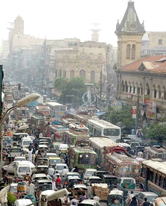 Something Very Dystopian About This: 82 Pictures Of ‘Urban Hell’