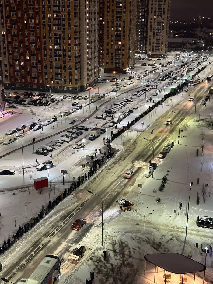 Something Very Dystopian About This: 82 Pictures Of ‘Urban Hell’