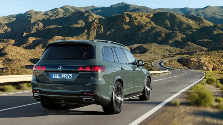 2027 Mercedes-Benz GLS refreshes the S-Class of SUVs one more time