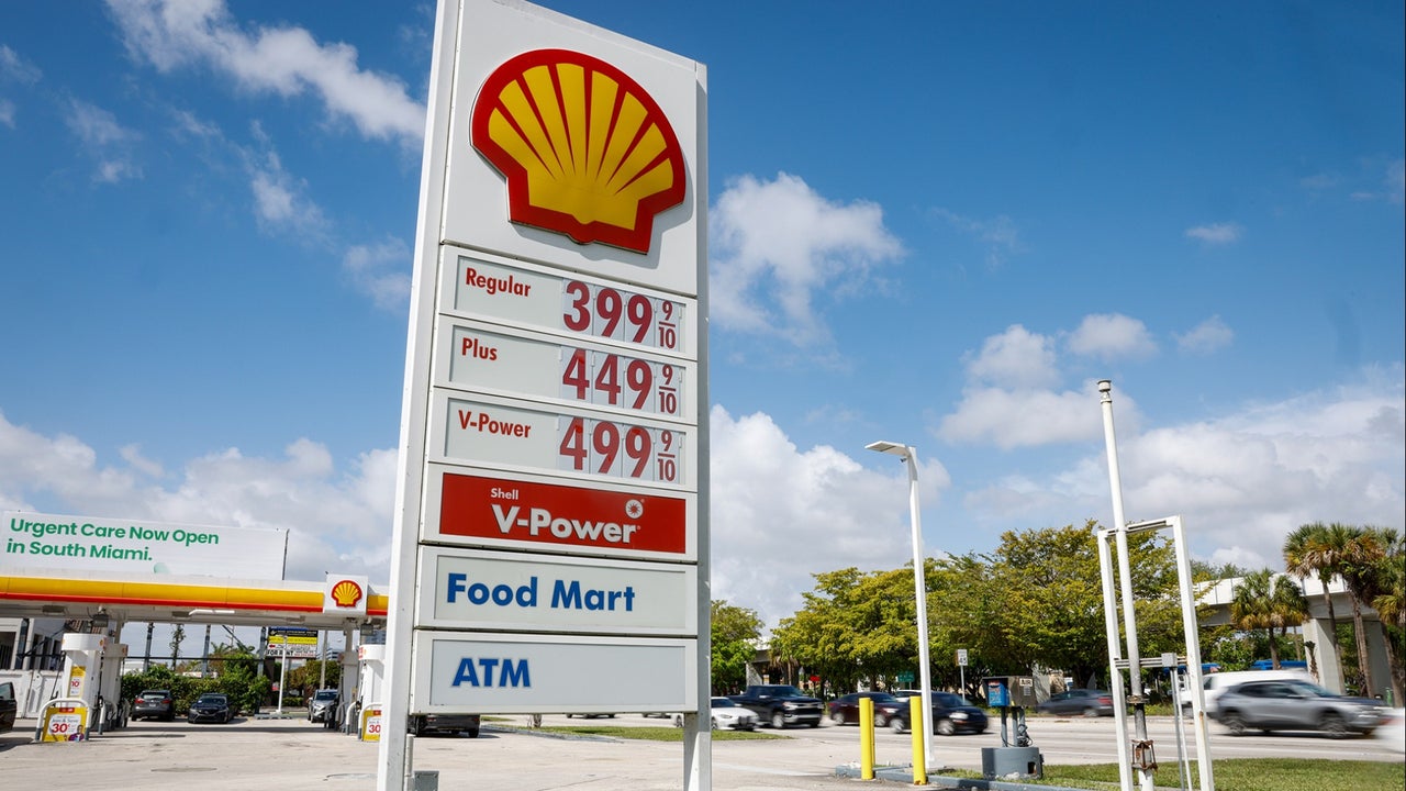 Average US gas prices hit $4 a gallon for first time since 2022