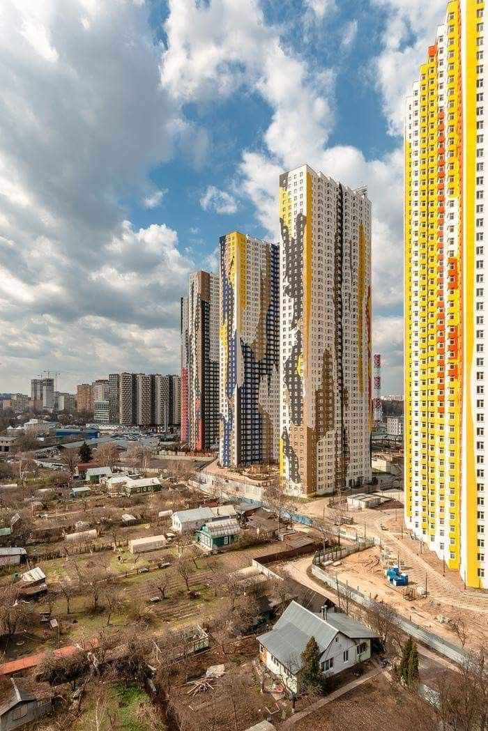 Something Very Dystopian About This: 82 Pictures Of ‘Urban Hell’