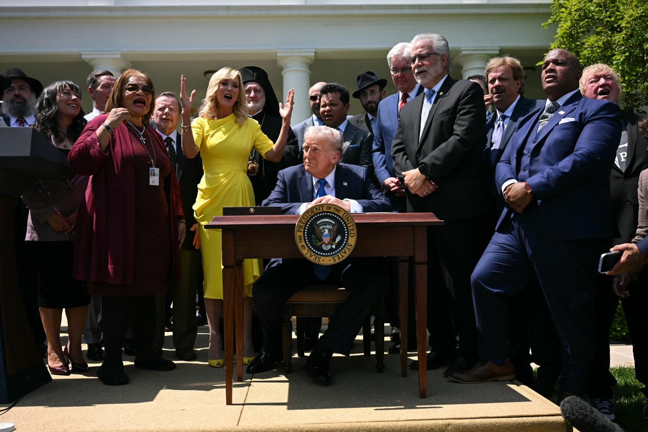 Judge blocks deal allowing churches to endorse political candidates