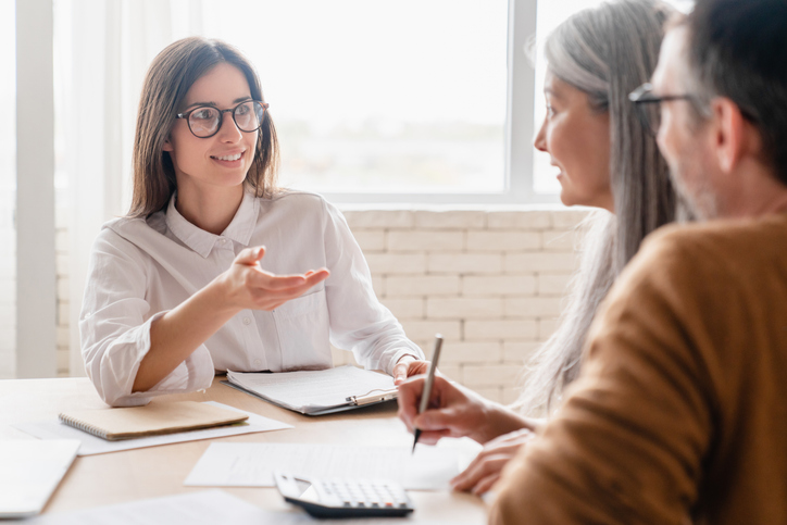 How do variable annuity guarantees work?