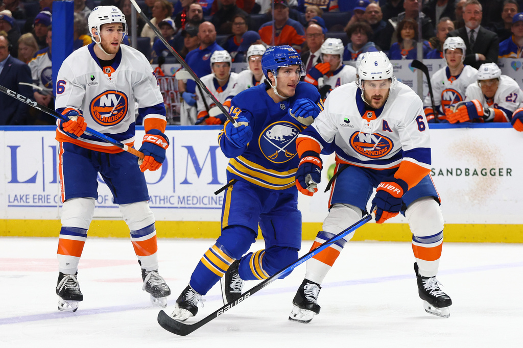 Byram's empty-netter stands as winner to lift Sabres past Islanders 4-3