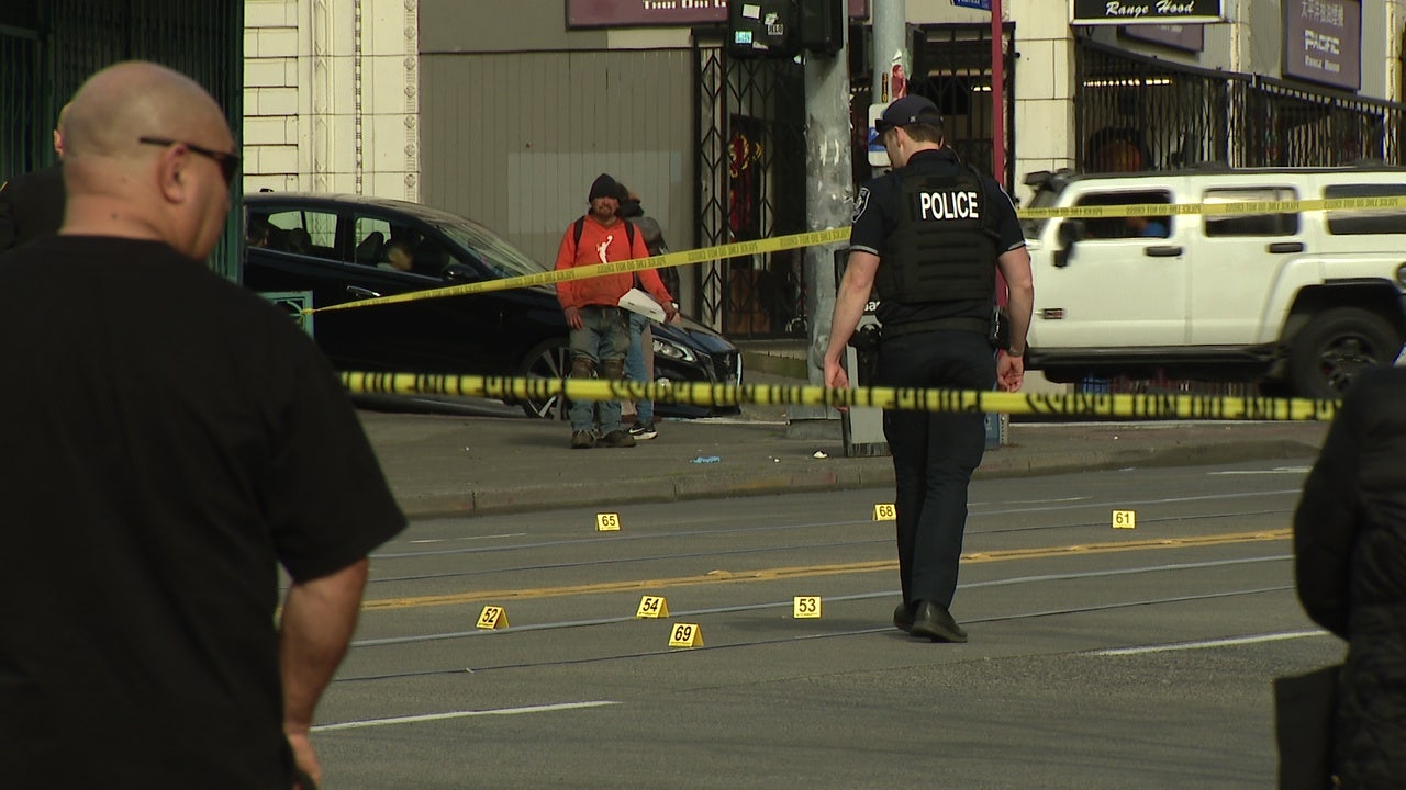 2 teens seriously injured in Seattle drive-by shooting