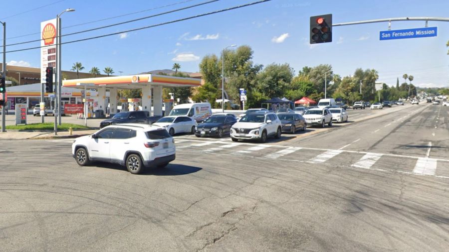 Spectator at LA street takeover severely injured by hit-and-run driver<br><br>