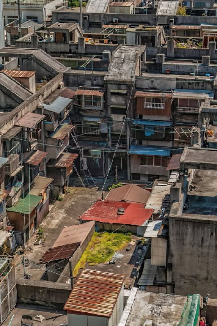 Something Very Dystopian About This: 82 Pictures Of ‘Urban Hell’