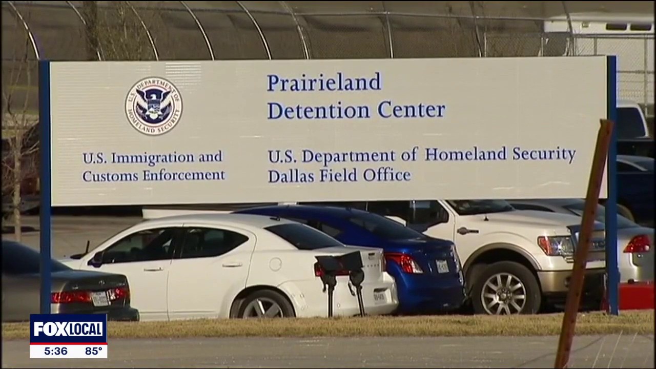 Congressman Veasey visits North Texas ICE detention center