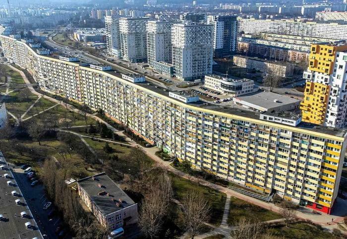 Something Very Dystopian About This: 82 Pictures Of ‘Urban Hell’