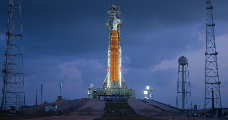 a-manned-nasa-rocket-is-headed-to-the-moon-there-are-questions-on-its