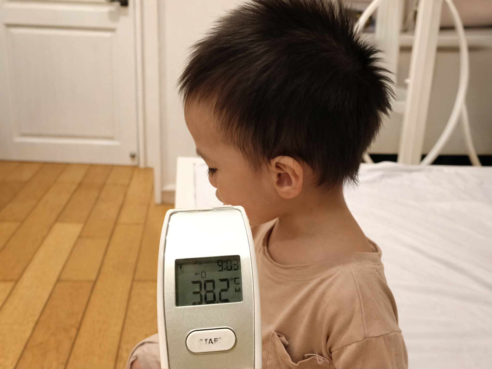 Sai lầm phổ biến khi chăm sóc trẻ mắc tay chân miệng tại nhà