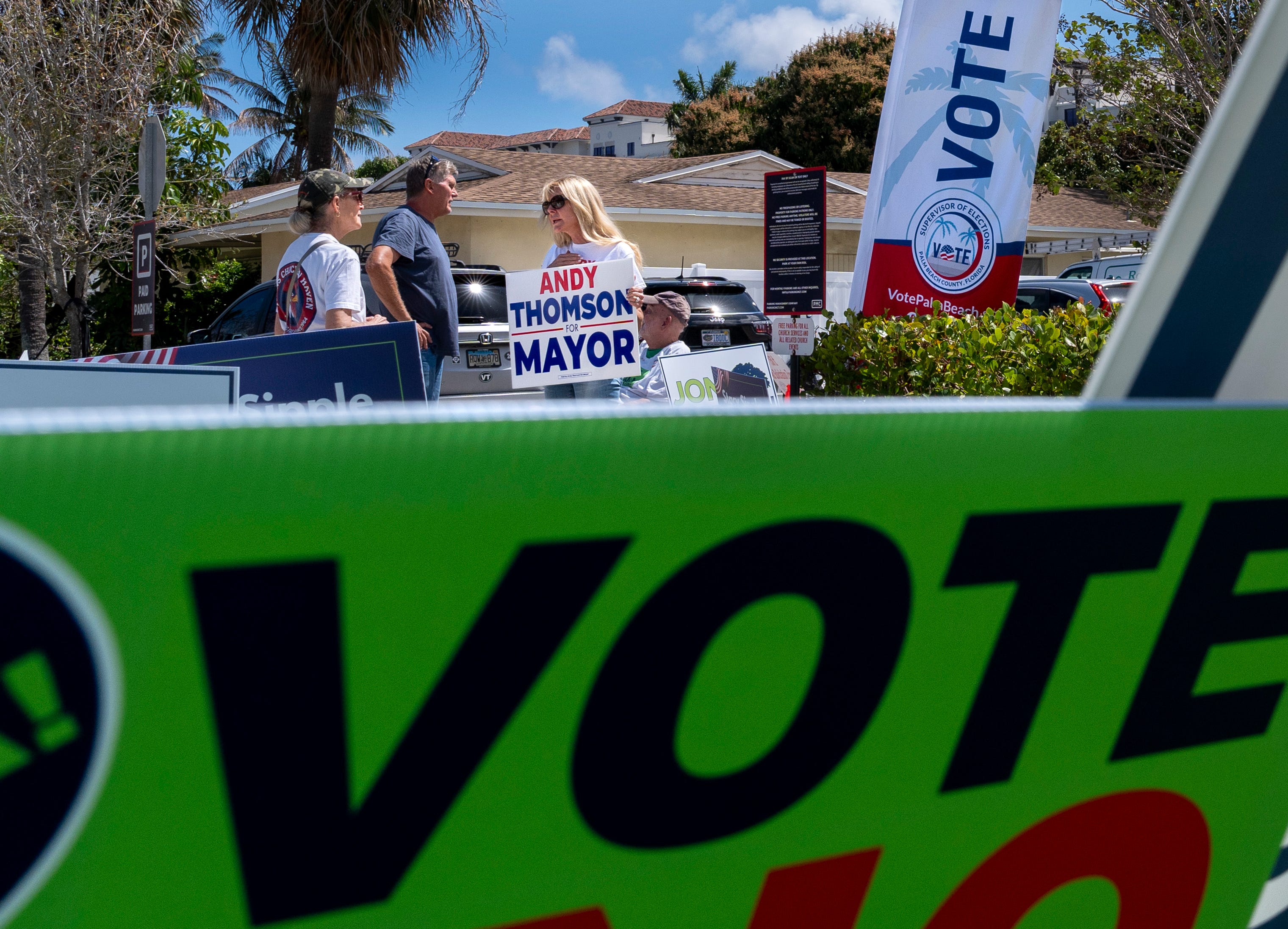 Boca Raton swears in slow-growth council, led by Mayor Andy Thomson