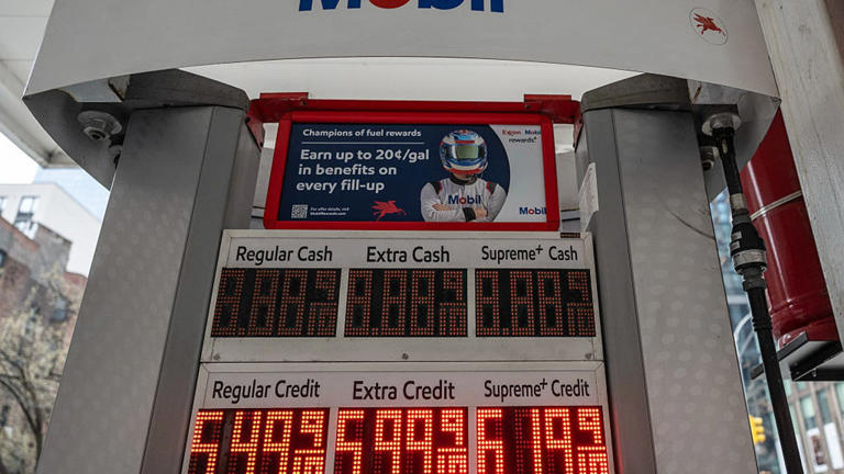 Gas prices near me: Tools to find the cheapest gas in your area