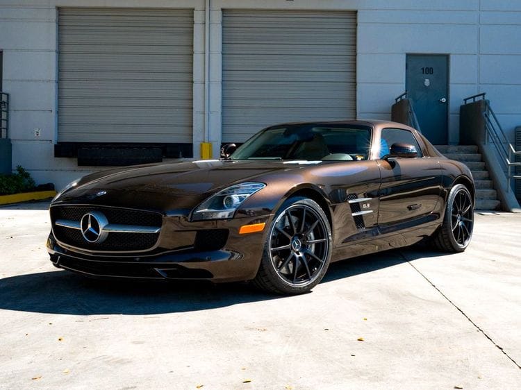 Mercedes-Benz SLS AMG Gullwing revives iconic design with modern ...