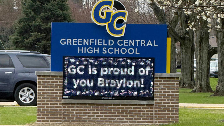 Braylon Mullins' hometown celebrates Final Four journey of UConn star