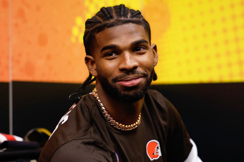 Shedeur Sanders' bizarre gift to new head coach as NFL narrative rubbished