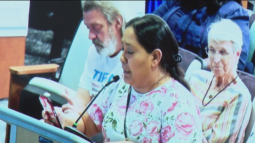 Fort Worth ISD board faces packed room as new superintendent outlines ...