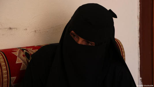 تقول أم استبرق إن حياة زوجها الجهادي الداعشي دينيسون كان يلفها الغموض، سيما بعد توجيه التنظيم اتهامات له بالتجسس والتخابر مع جهات دولية