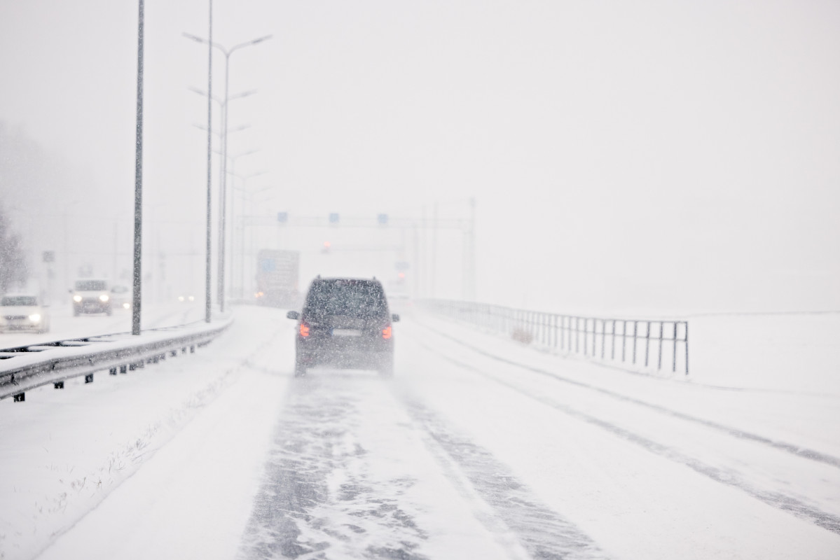 Heavy snow and up to 100 mph winds expected in 6 states: Travel delays advised<br><br>