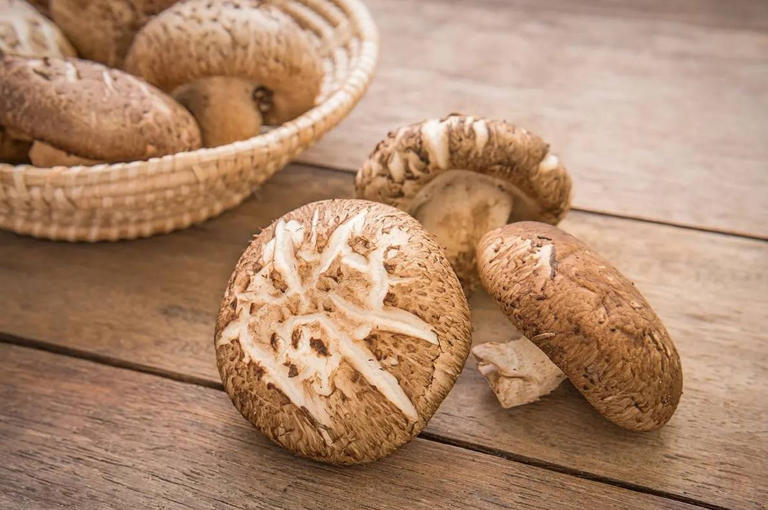 4 loại rau quả gi&agrave;u selen, c&agrave;ng ăn c&agrave;ng bổ gan