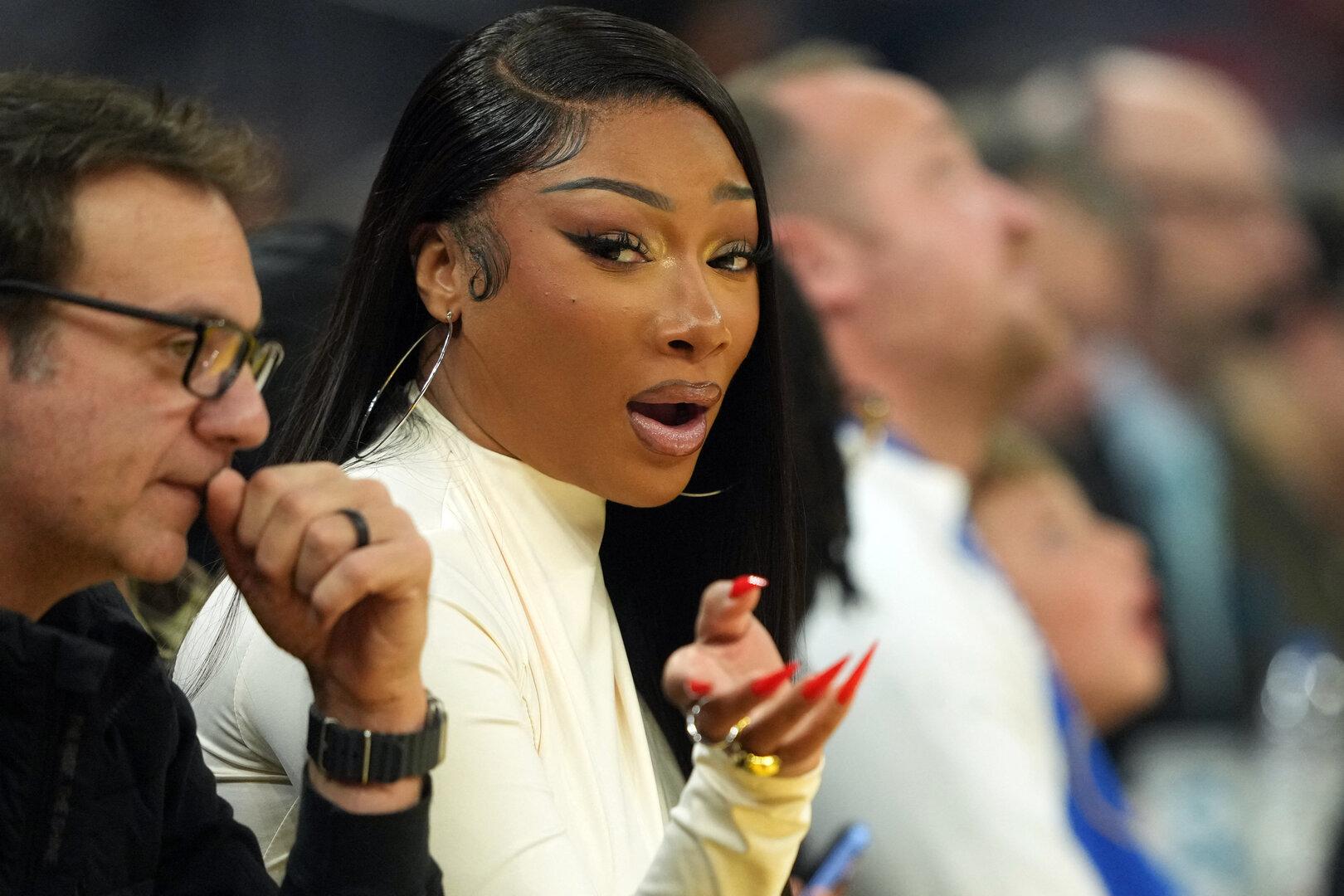 Megan Thee Stallion während Auftritt in Spital gebracht: Friseur bittet ...