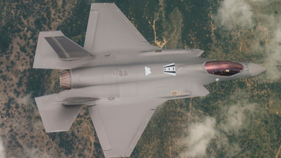 US F-35 fighter jet crashes near Las Vegas, pilot safe with minor injuries<br><br>