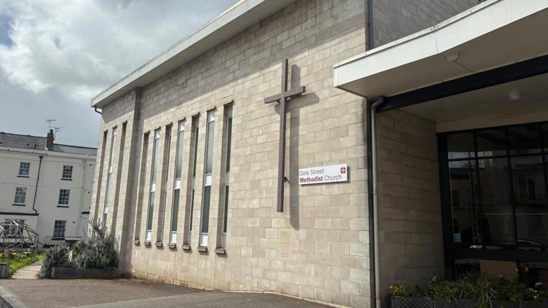 Girl, 7, in Snowdon hike after granddad's collapse