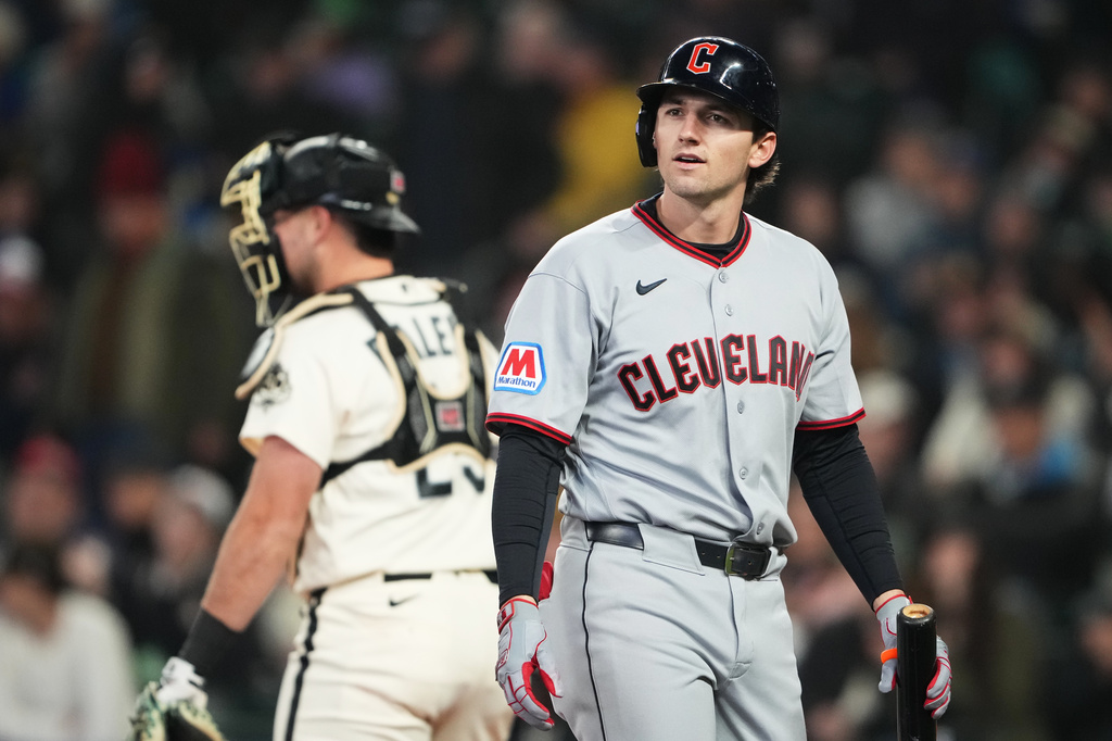 Guardians rookie Chase DeLauter hobbles off after fouling an Ohtani pitch off his foot
