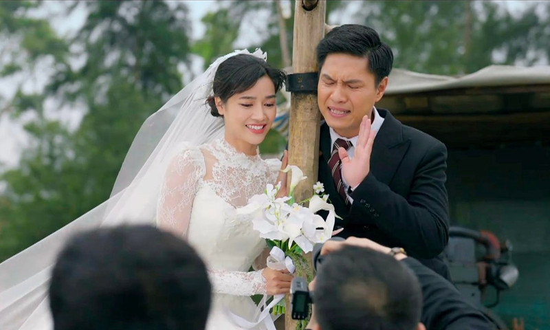 Cô gái làng chài cứu cả bộ phim Việt giờ vàng