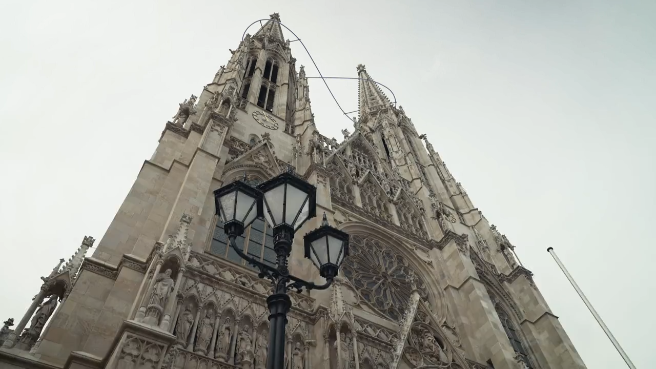 Immer mehr Austritte: Ist die Kirche in der Krise?