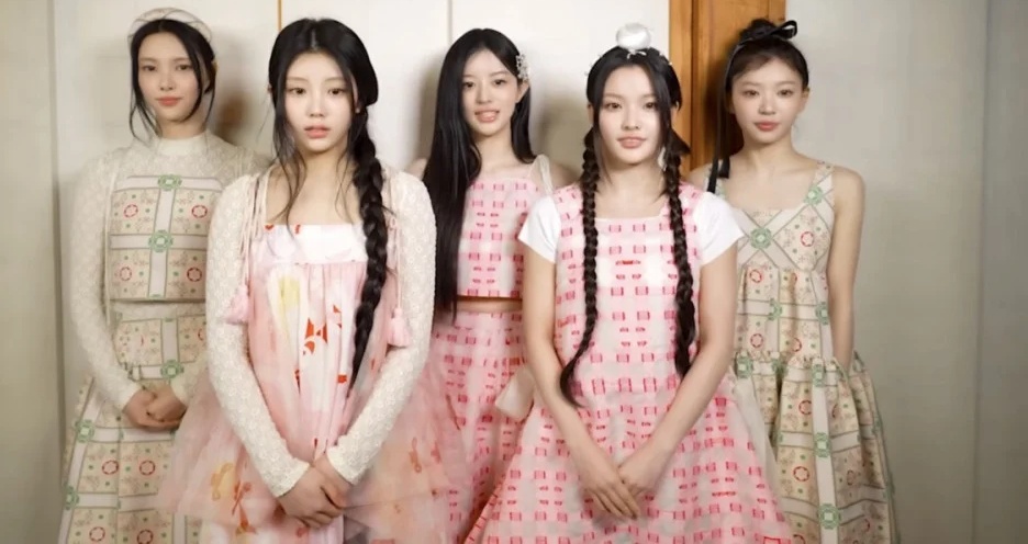 ILLIT theo đuổi hình ảnh táo bạo và chân thật