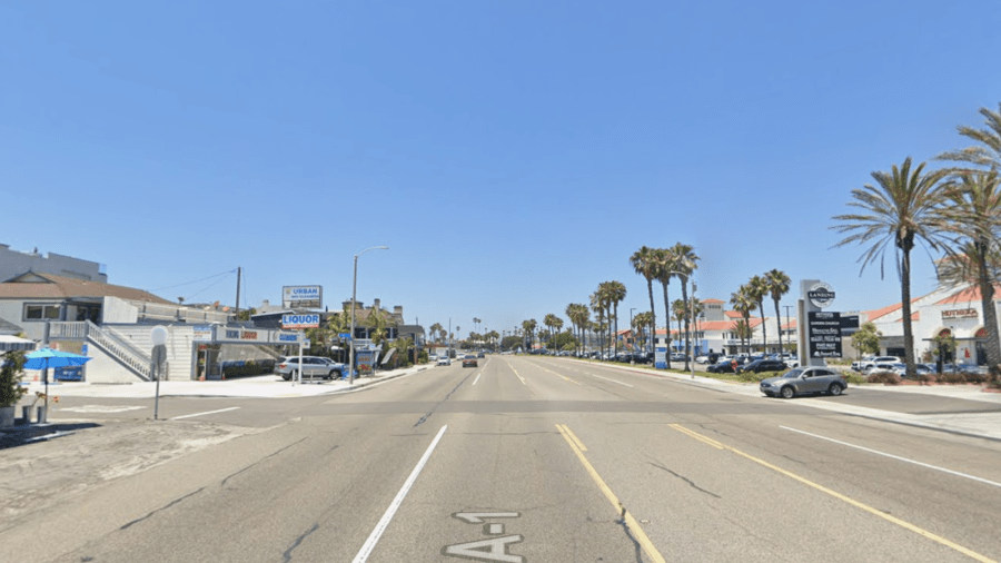 28-year-old motorcyclist killed in Huntington Beach crash<br>