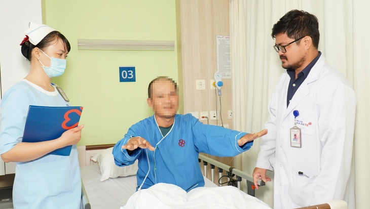 Bỏ qua dấu hiệu đột quỵ không đi khám, bệnh nhân thoát chết dù trễ ở giờ thứ 34