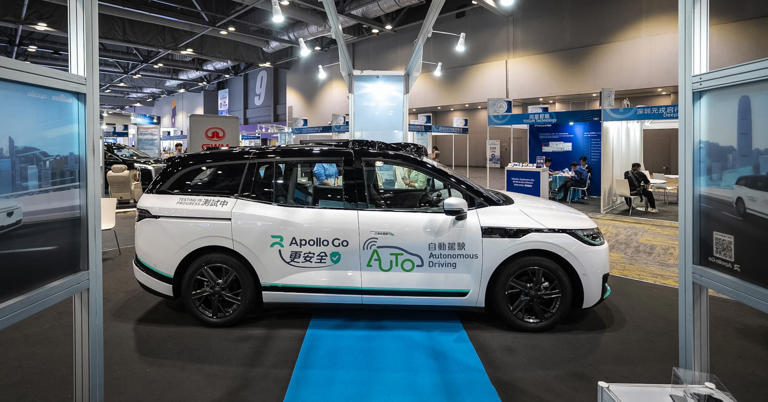 Baidu robotaxis reportedly halted mid-traffic causing crashes in Wuhan ...