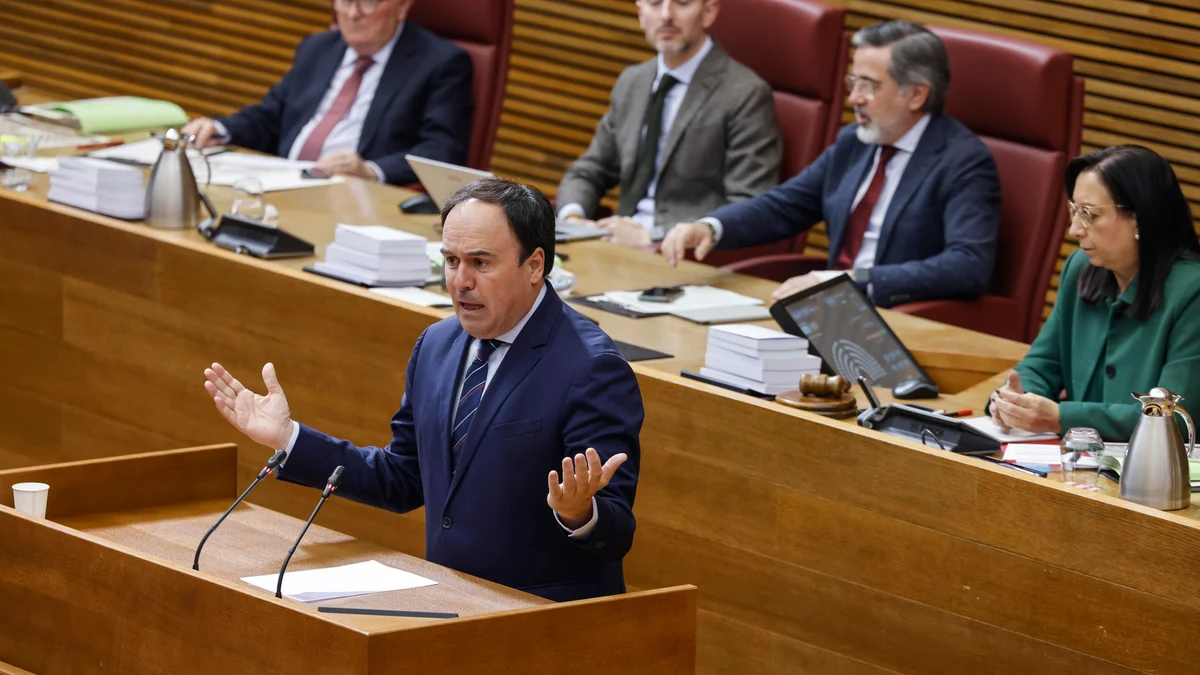 El PSOE amenaza a Pérez Llorca y pide por primera vez su dimisión