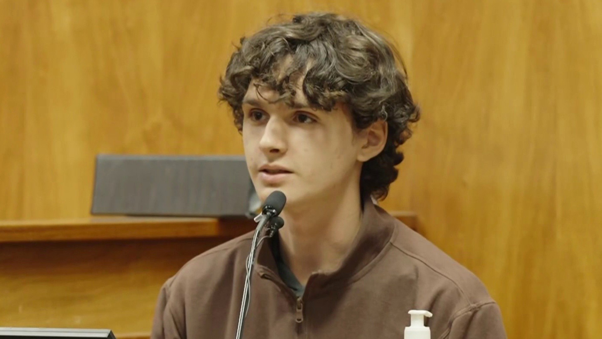 Son of Hawaii doctor accused of trying to kill wife testifies in trial
