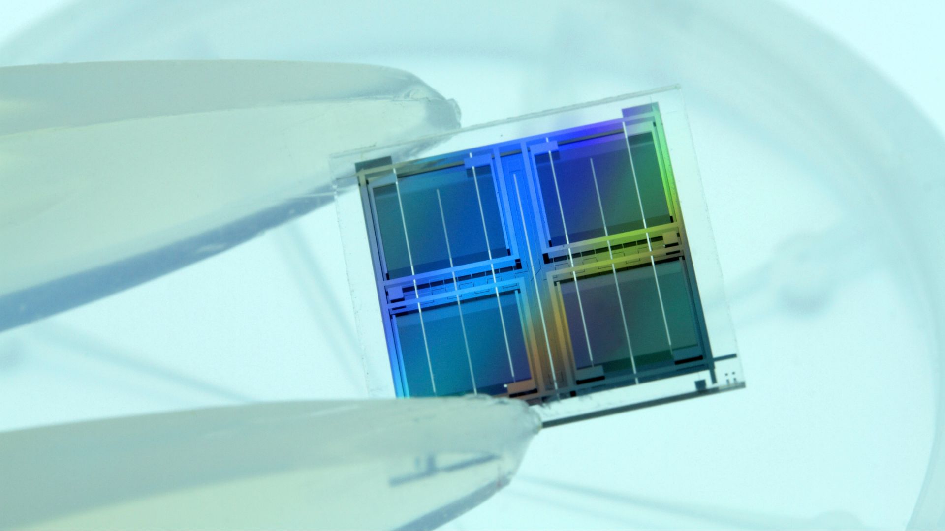 Scientists add special molecule to boost tandem solar cell efficiency ...