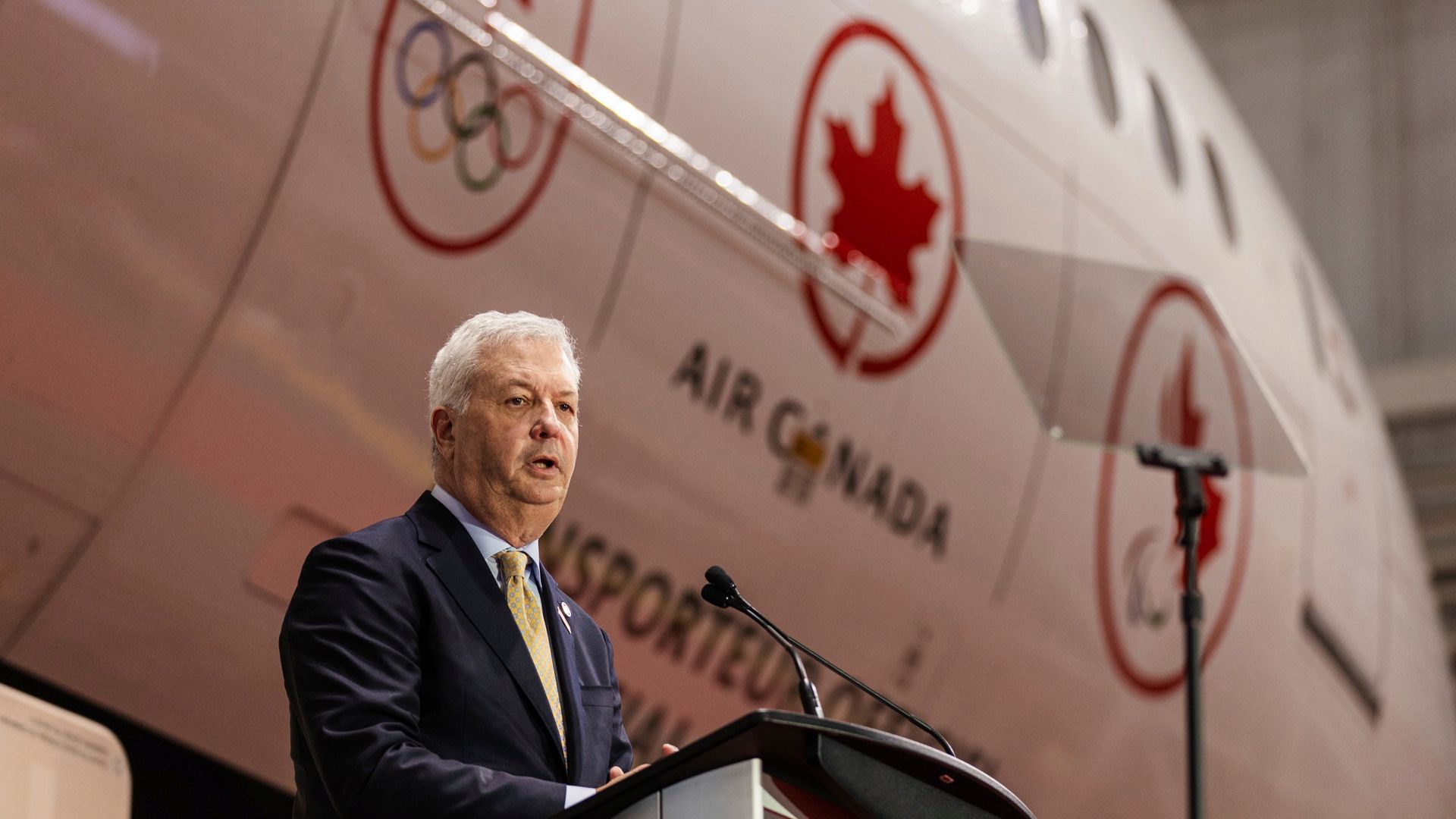 Air Canada: Chef Michael Rousseau geht nach Kritik an mangelnden ...