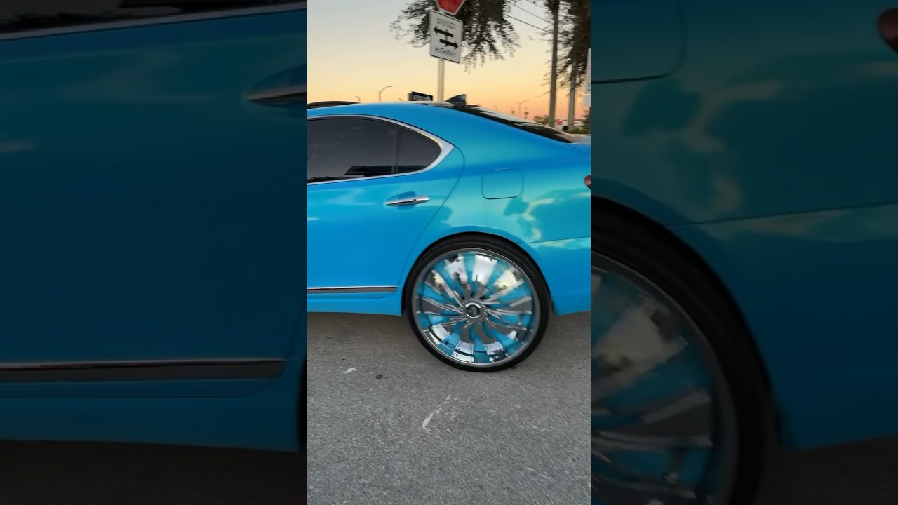 Memphis Lexus LS on 28’s Floaters and RR Ghost on 28’s Floaters