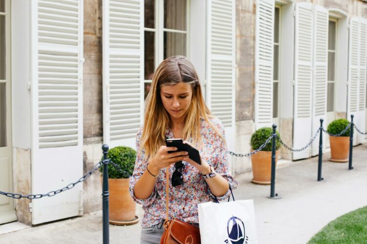 10 common habits that slowly ruin friendships