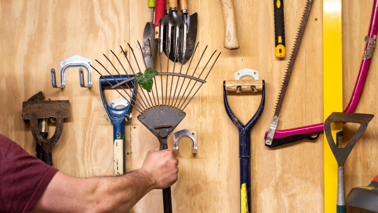 How I made one corner of the garage actually work for garden storage