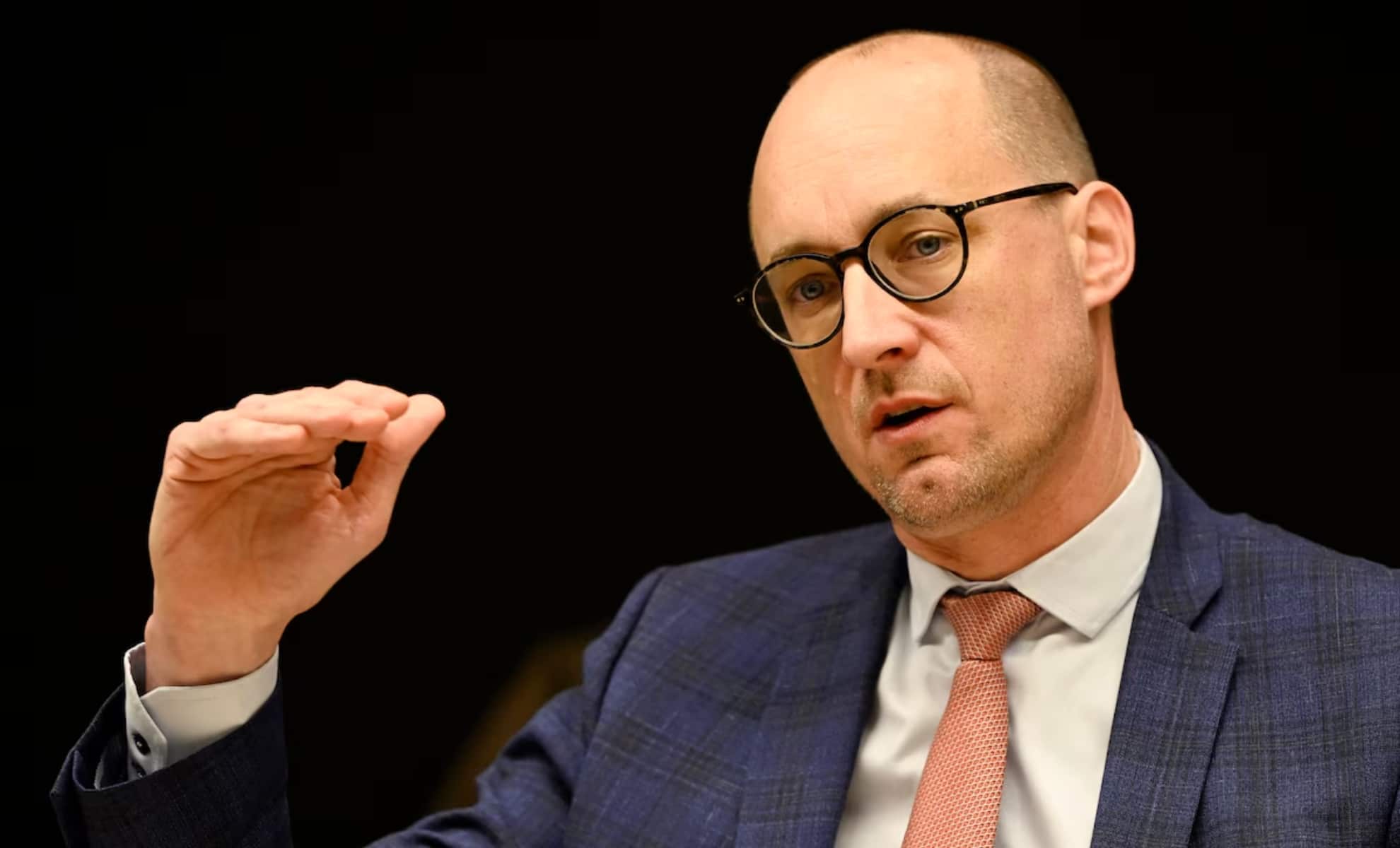 « Pas de nouvelles taxes » : Le ministre du Budget belge dévoile son ...
