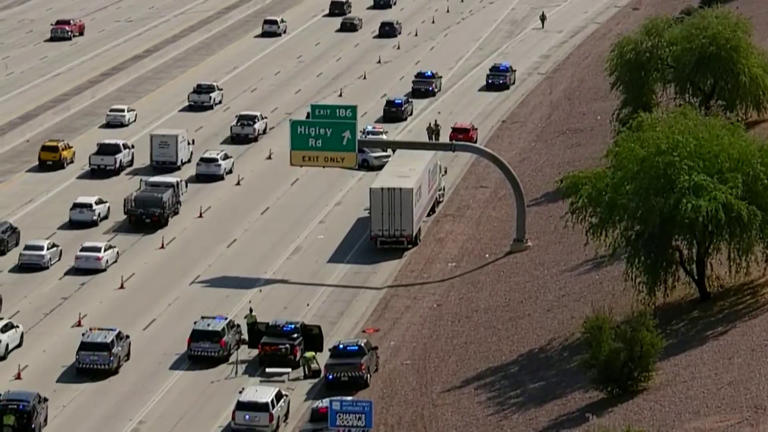 Woman struck, killed following crash involving semi-truck on US 60 in Mesa