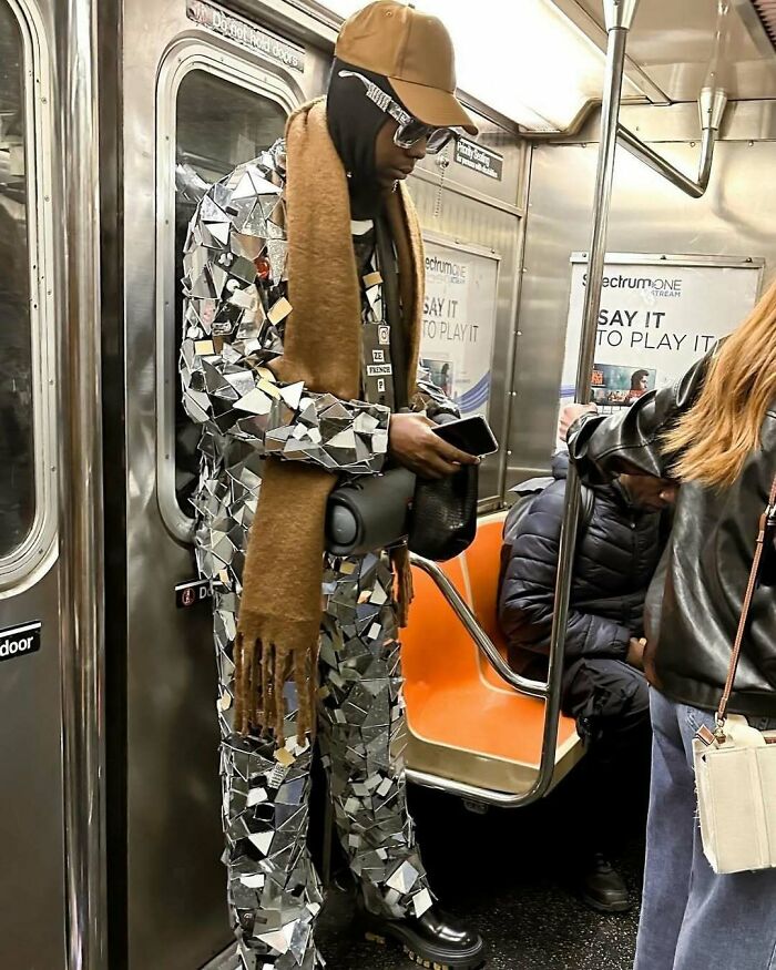 Subways Are Their Own Separate World And These 48 Photos Prove It