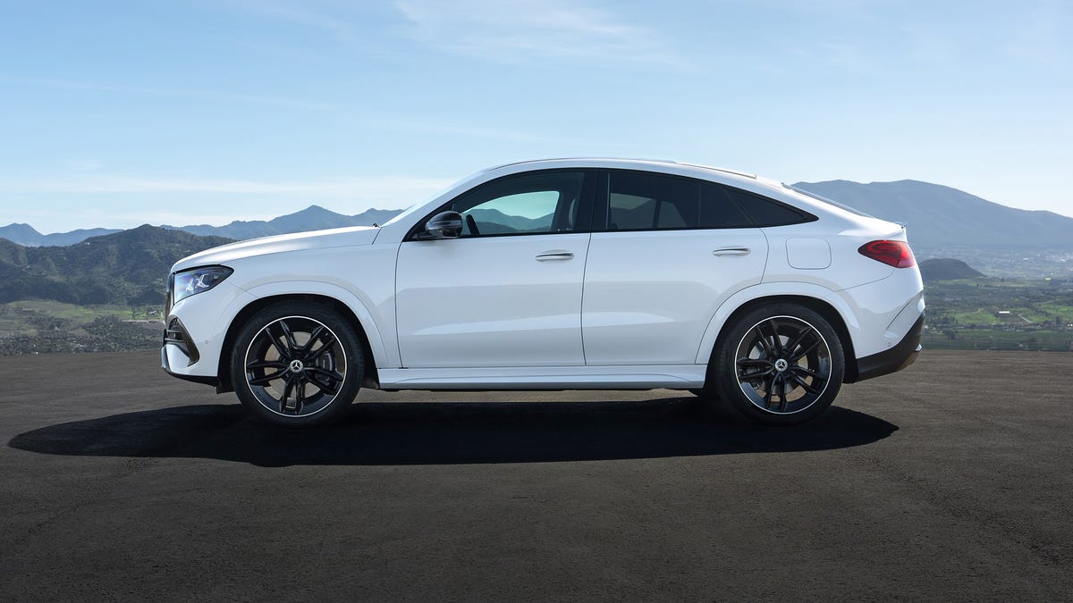 2027 Mercedes-Benz GLE Photo Gallery