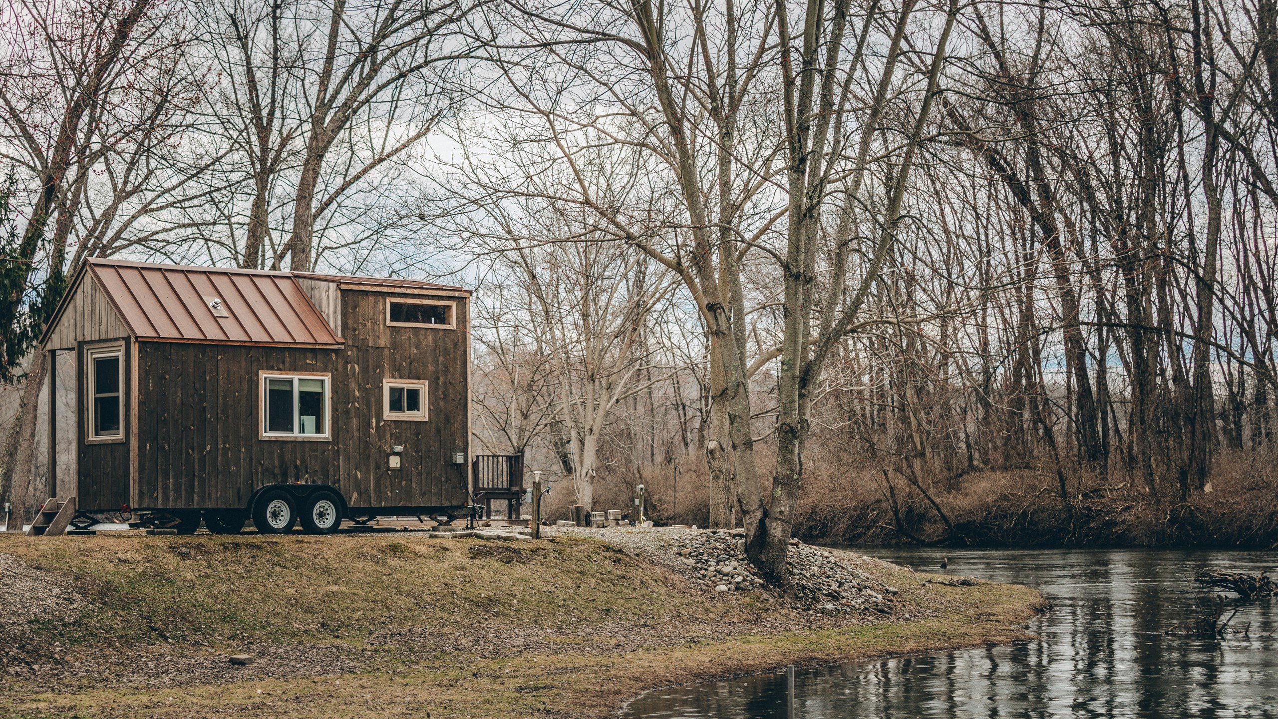 Sacramento moves toward legalizing tiny homes on wheels in backyards